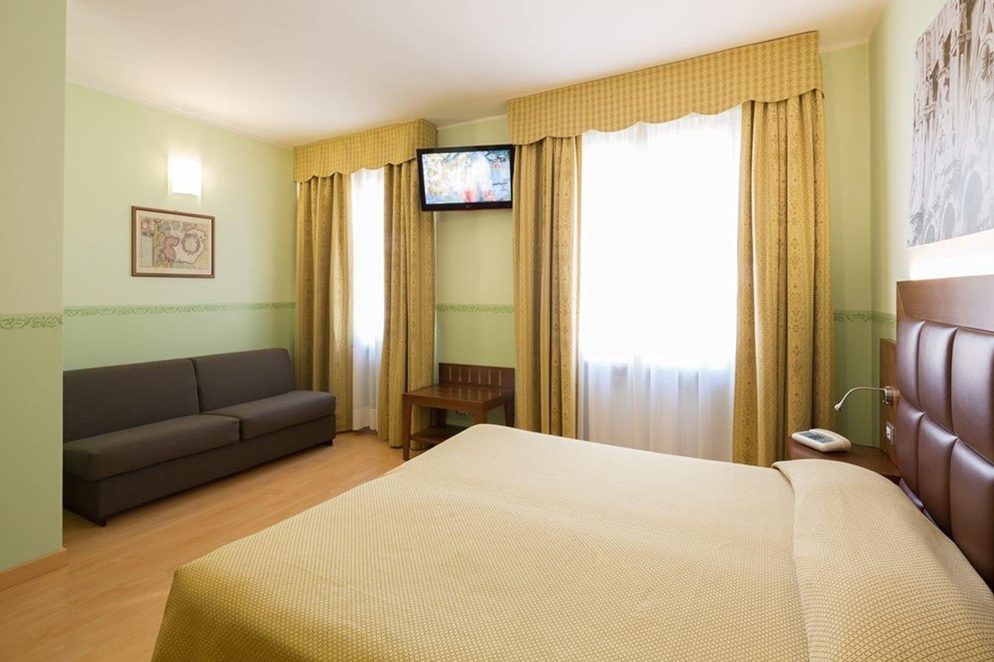 Hotel Terminus & Plaza Pisa Exteriör bild
