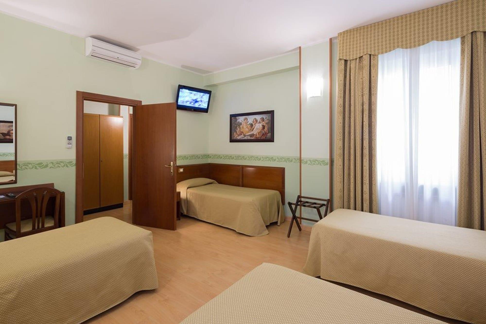 Hotel Terminus & Plaza Pisa Exteriör bild