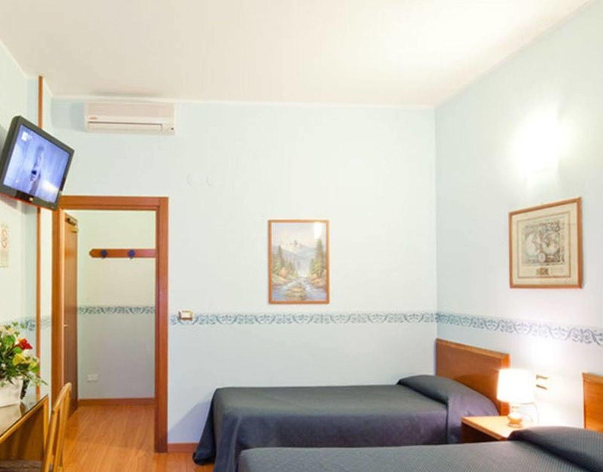 Hotel Terminus & Plaza Pisa Exteriör bild